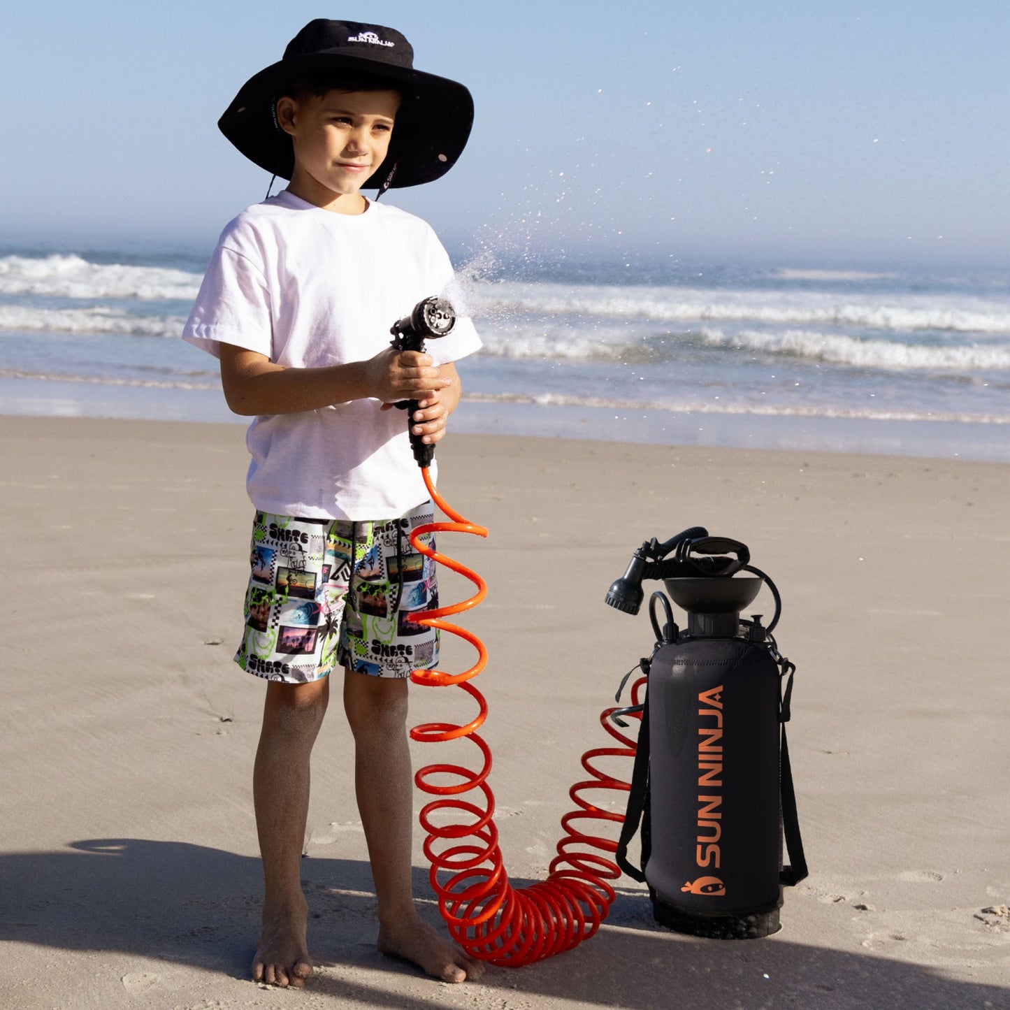 portable-shower-2-1-gallon-v8 0017_Portable_shower_2.1gal_black_7.jpg
