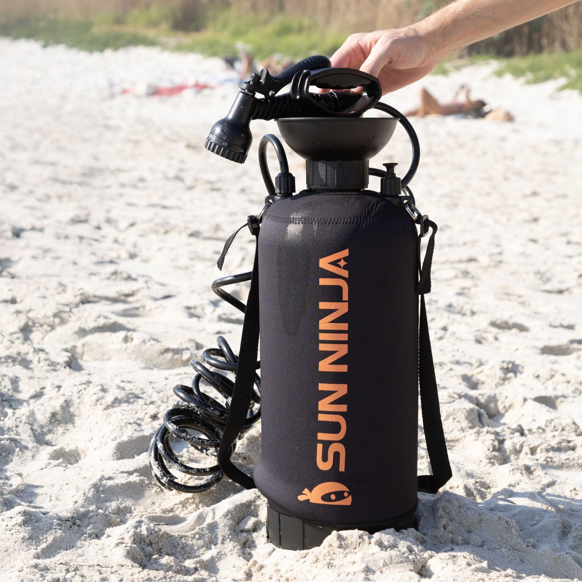 portable-shower-2-1-gallon-v8 0018_Portable_shower_2.1gal_black_6.jpg