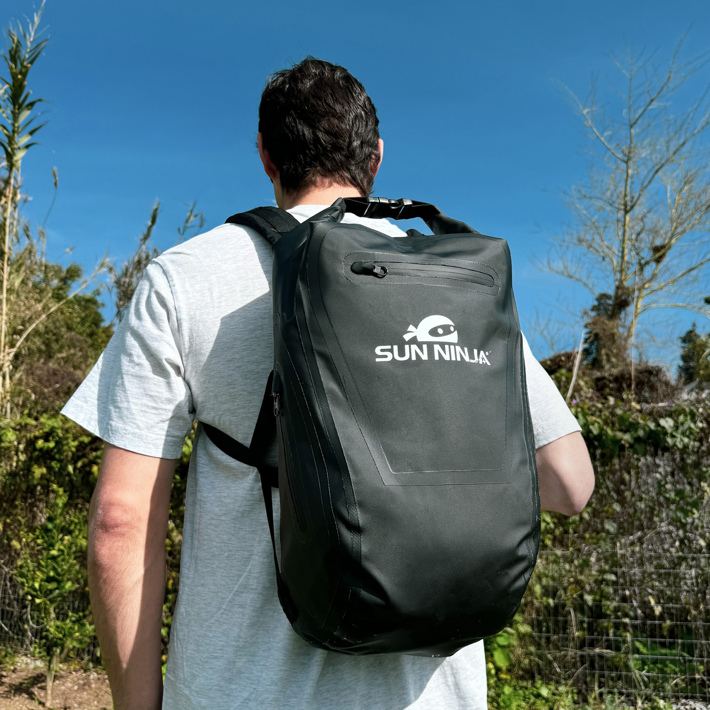 dry-bag-backpack-d1 Drybag_backpack_black_5_27bbd494-5355-4b02-bc6a-e95a0c88f09c.png