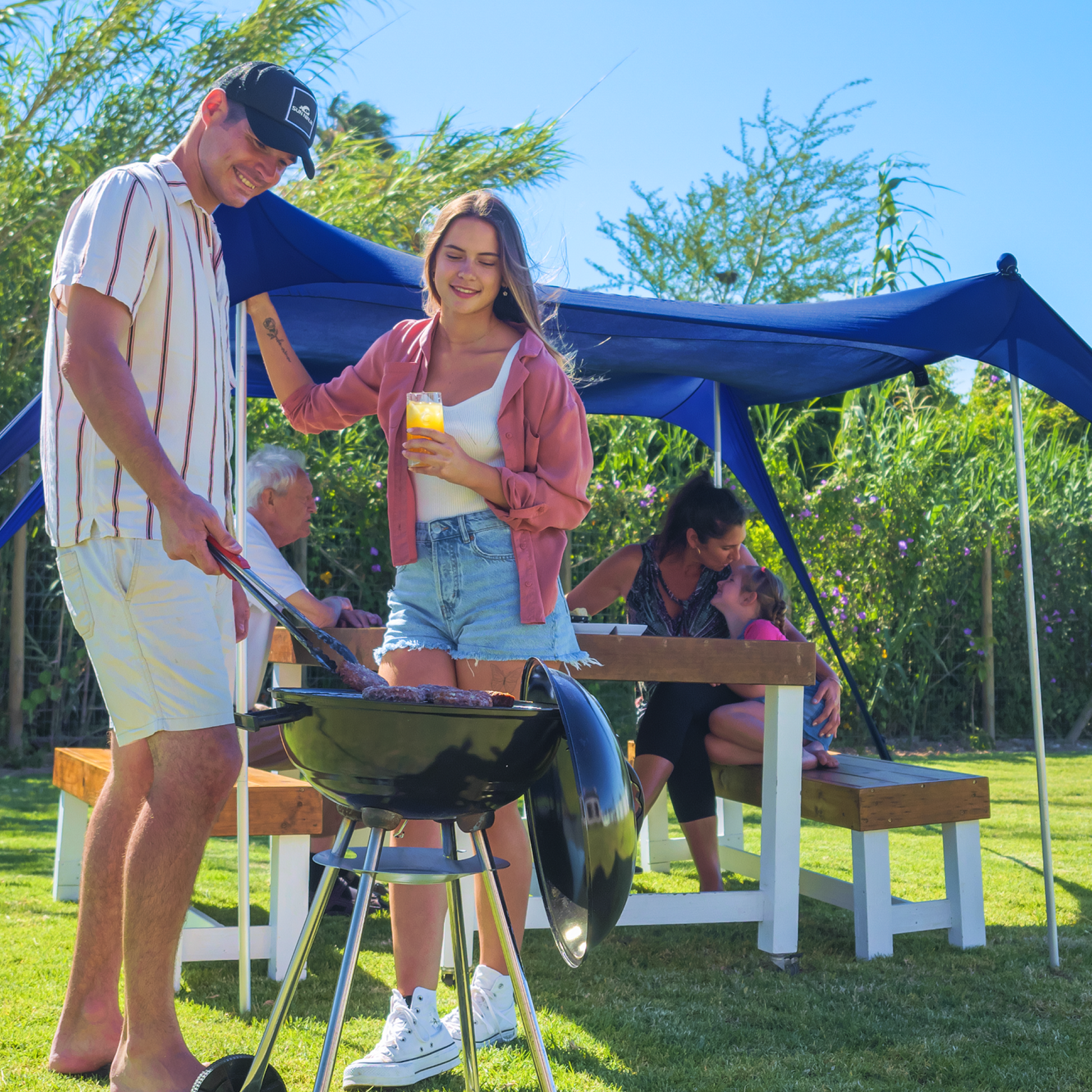 beach-tent-4-person-a4 Sun-Ninja_4_person_tent_navy_7.png